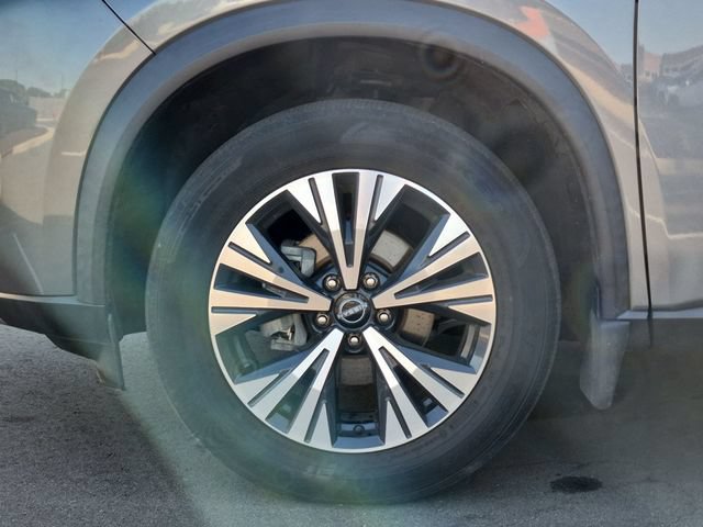 Used 2023 Nissan Rogue SV FWD image 9