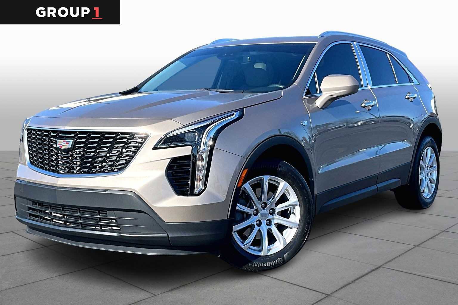 Used 2023 Cadillac XT4 Luxury w/ Cold Weather Package image 1