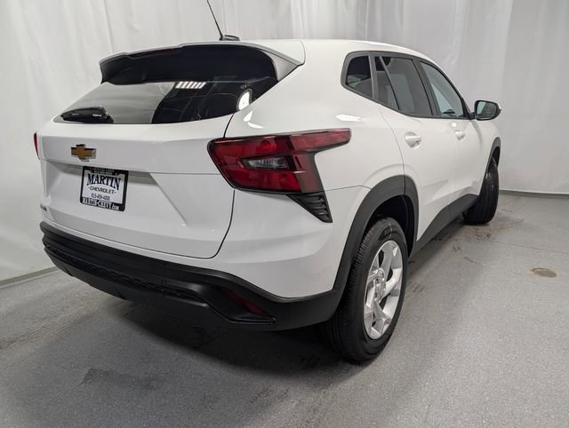 New 2026 Chevrolet Trax LS w/ LS Convenience Package image 3