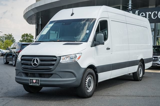 Used 2024 Mercedes-Benz Sprinter 2500 image 3