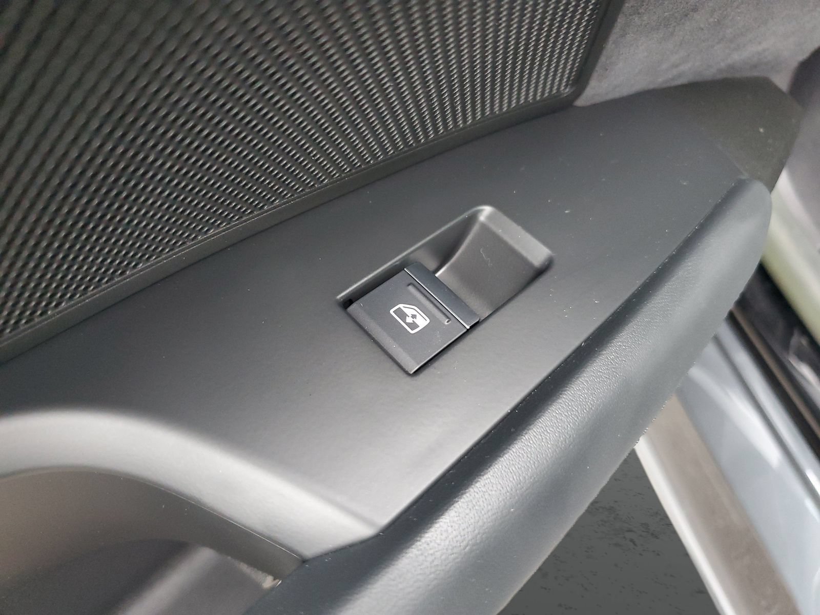 Used 2023 Audi e-tron GT Premium Plus AWD/4WD image 17