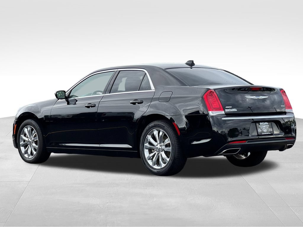 Used 2023 Chrysler 300 Touring AWD/4WD image 5