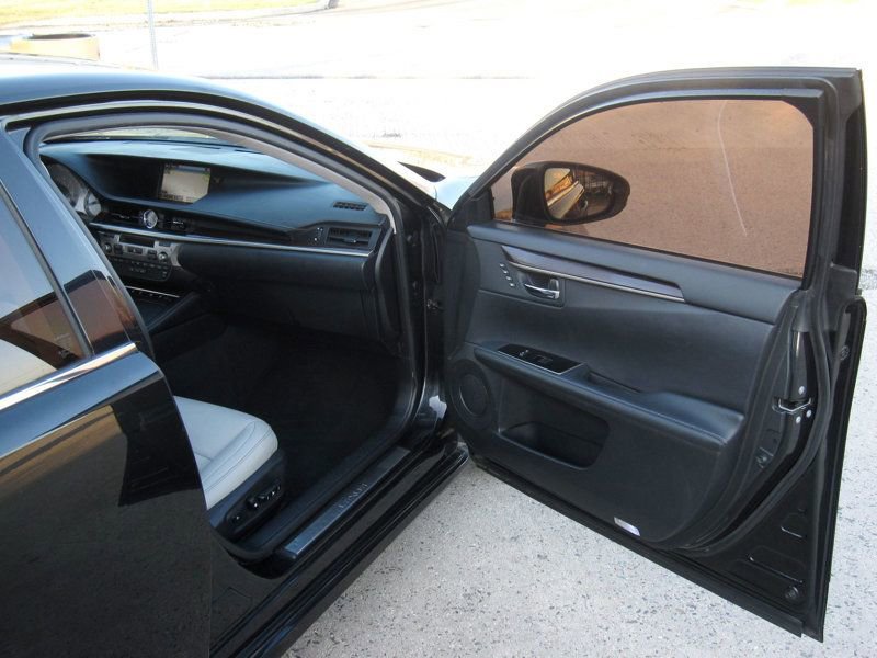 Used 2016 Lexus ES 350 w/ Ultra Luxury Package image 22