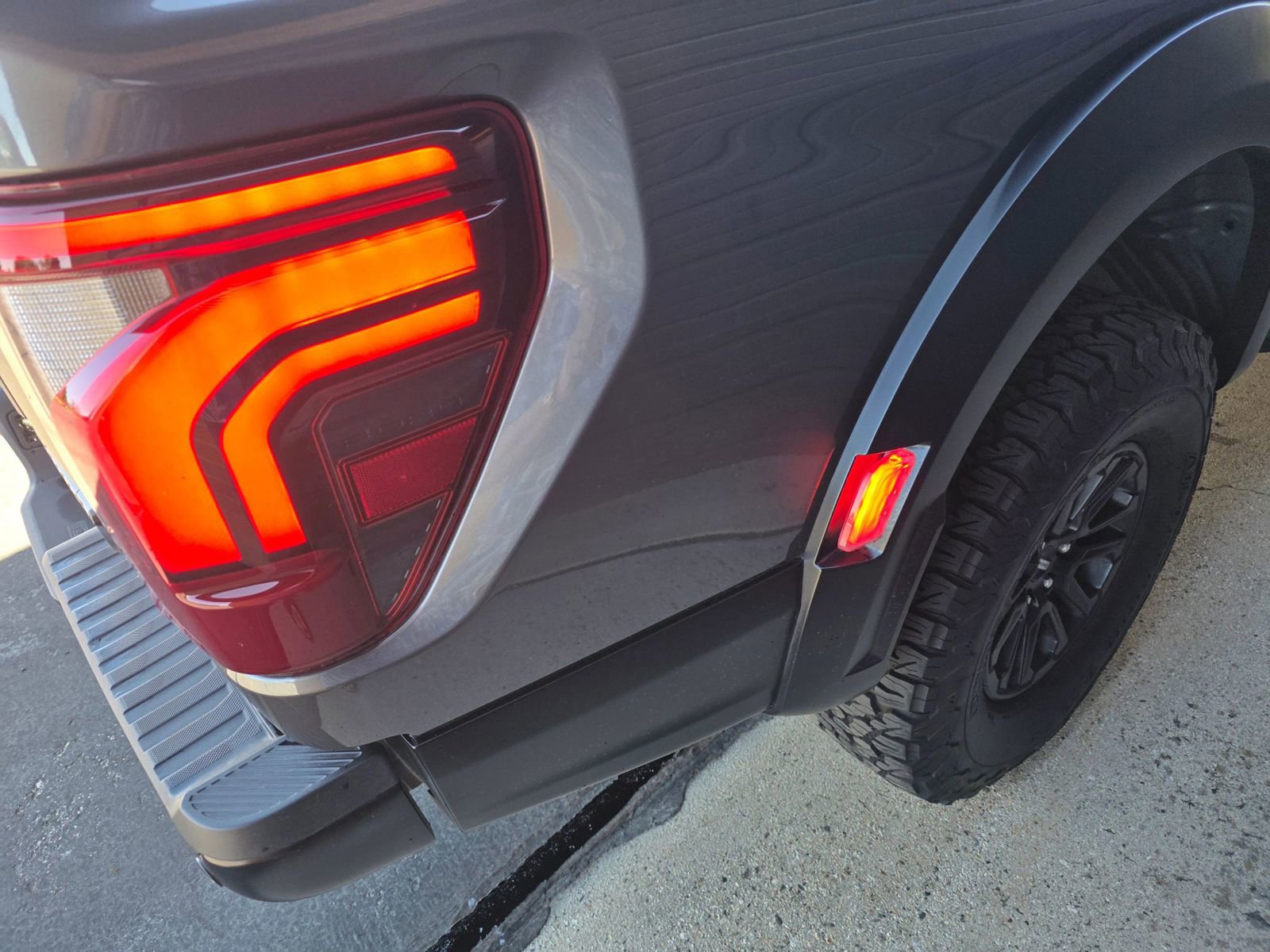 Used 2025 Ford F150 Raptor AWD/4WD image 41