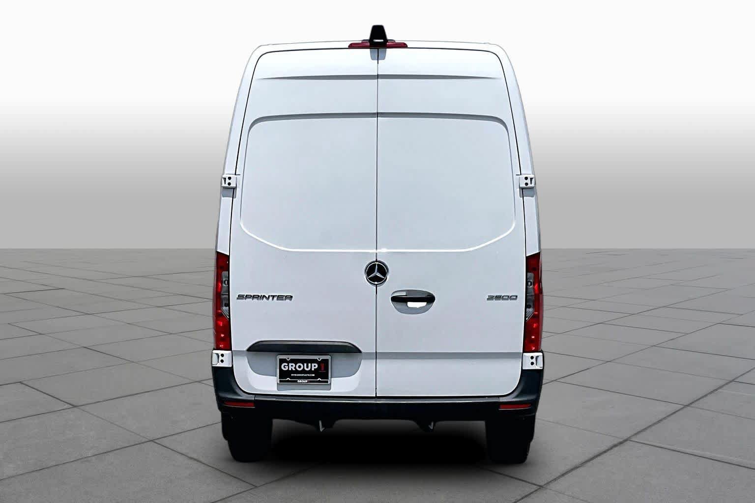 Used 2025 Mercedes-Benz Sprinter 2500 image 5
