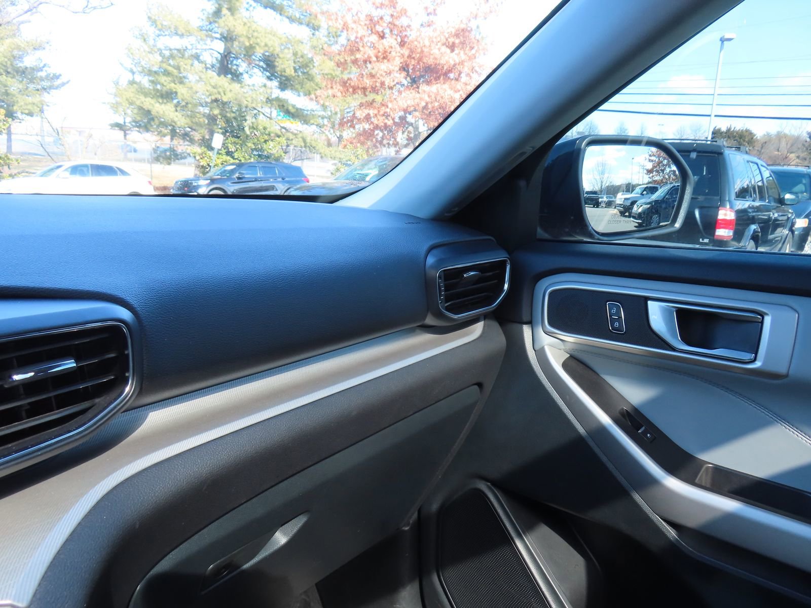 Certified 2024 Ford Explorer XLT w/ Equipment Group 202A image 20