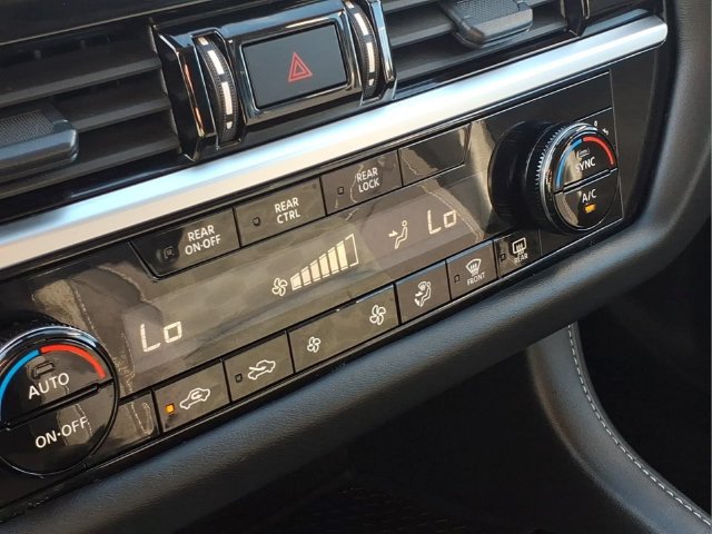 Used 2024 Nissan Pathfinder SV w/ Black Appearance Package AWD/4WD image 16