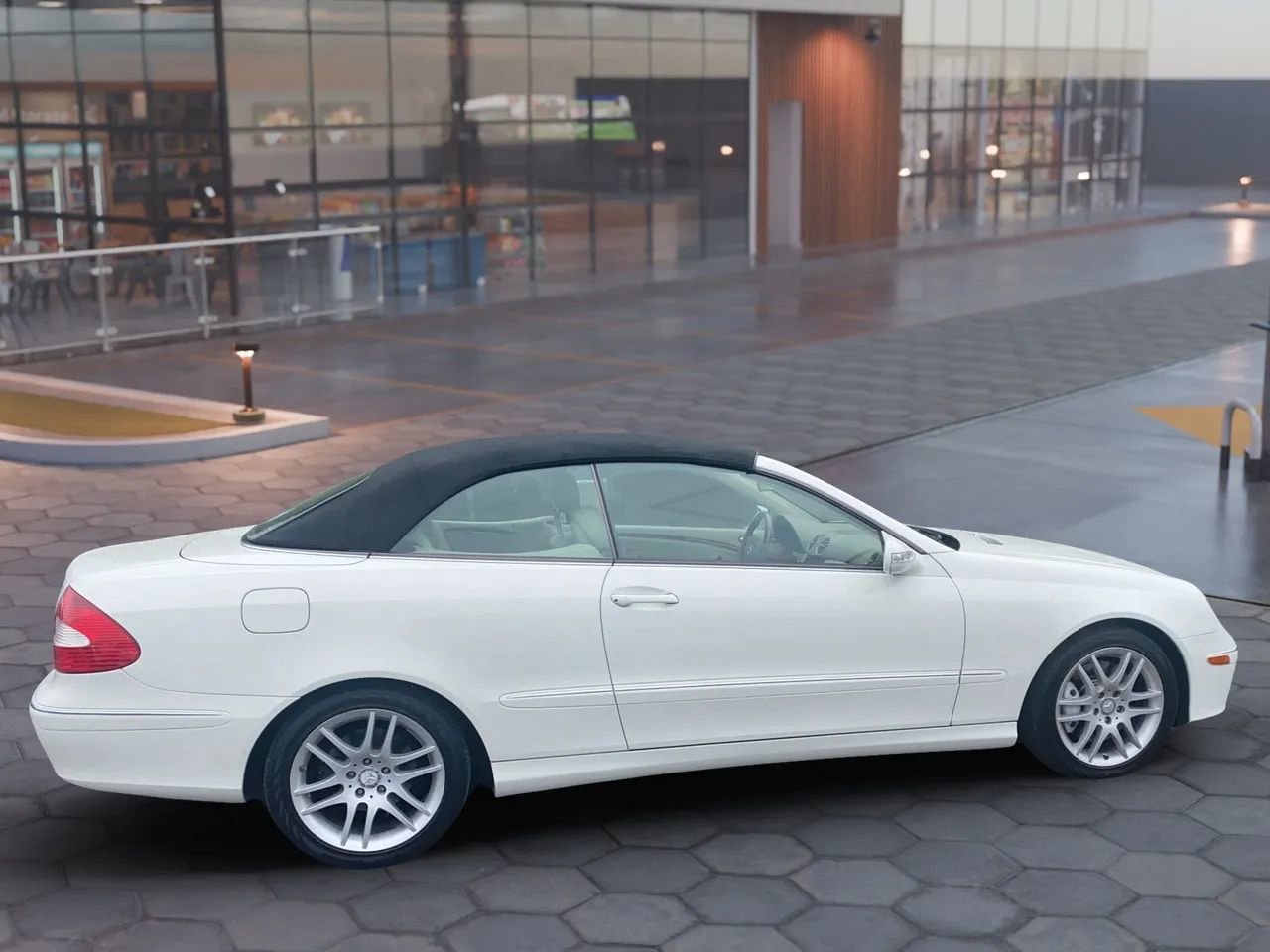 Used 2009 Mercedes-Benz CLK 350 Cabriolet image 13