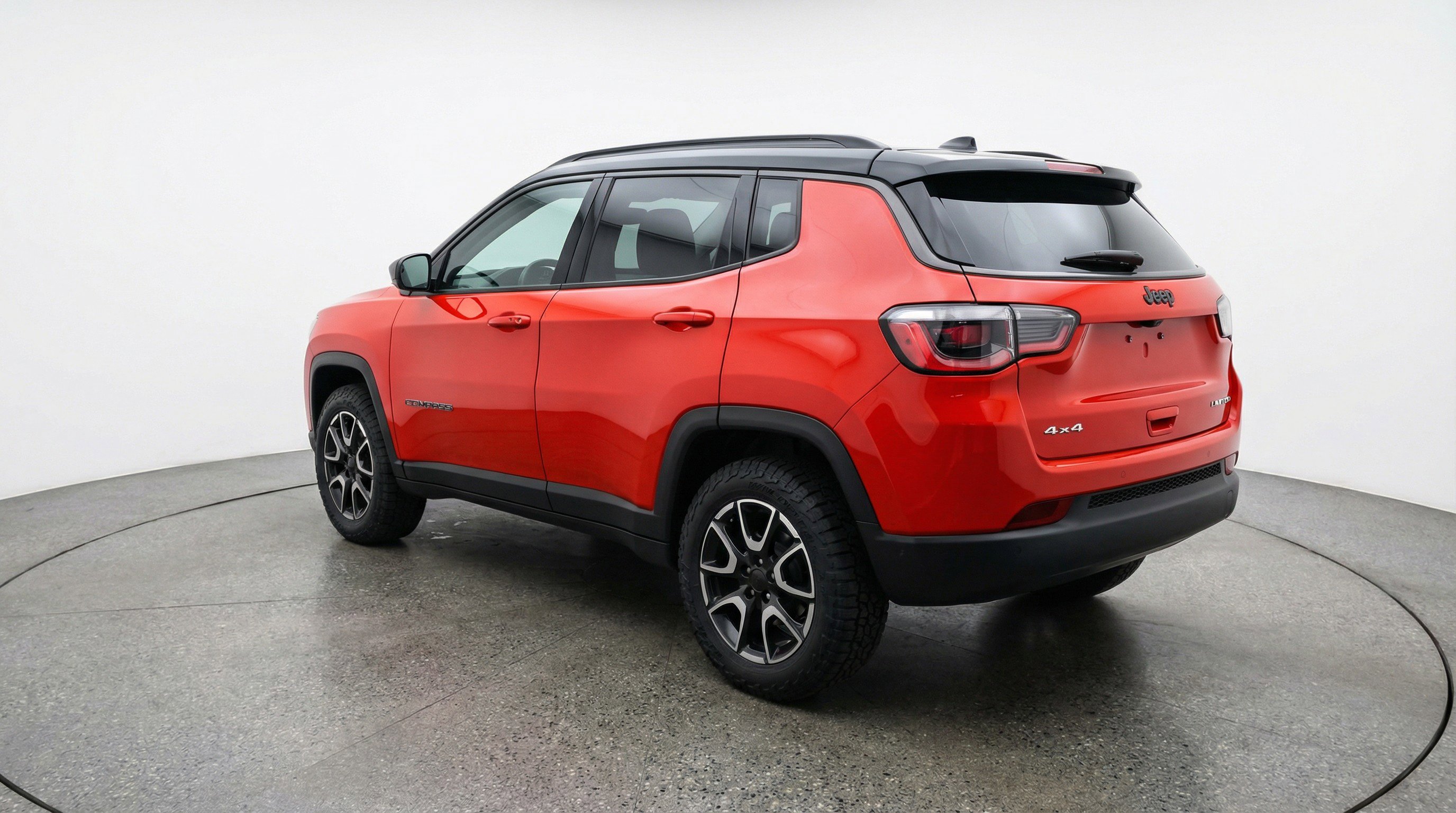 Used 2025 Jeep Compass Trailhawk AWD/4WD image 6