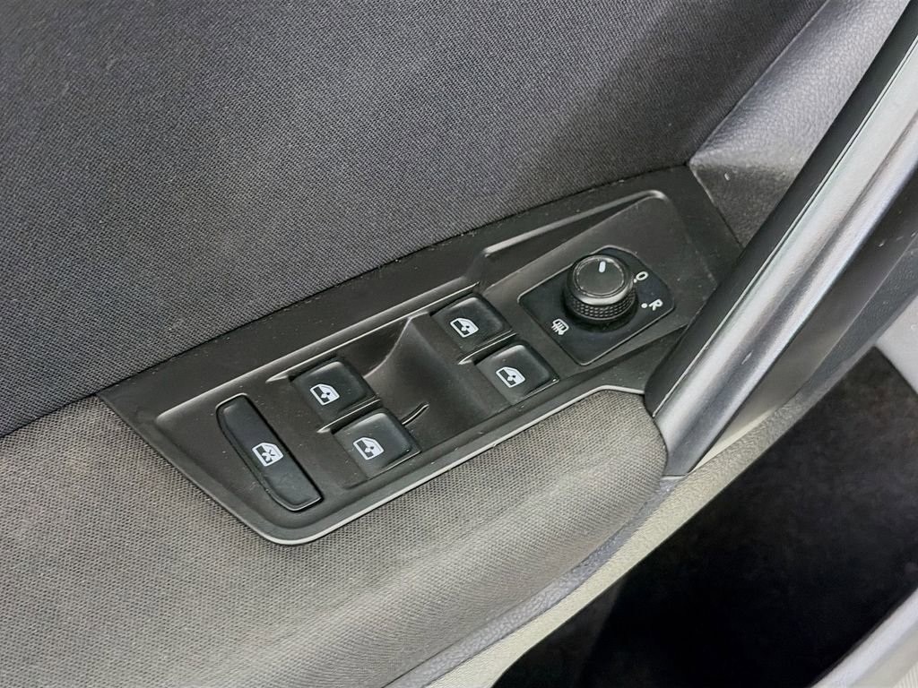 Used 2021 Volkswagen Tiguan S FWD image 18