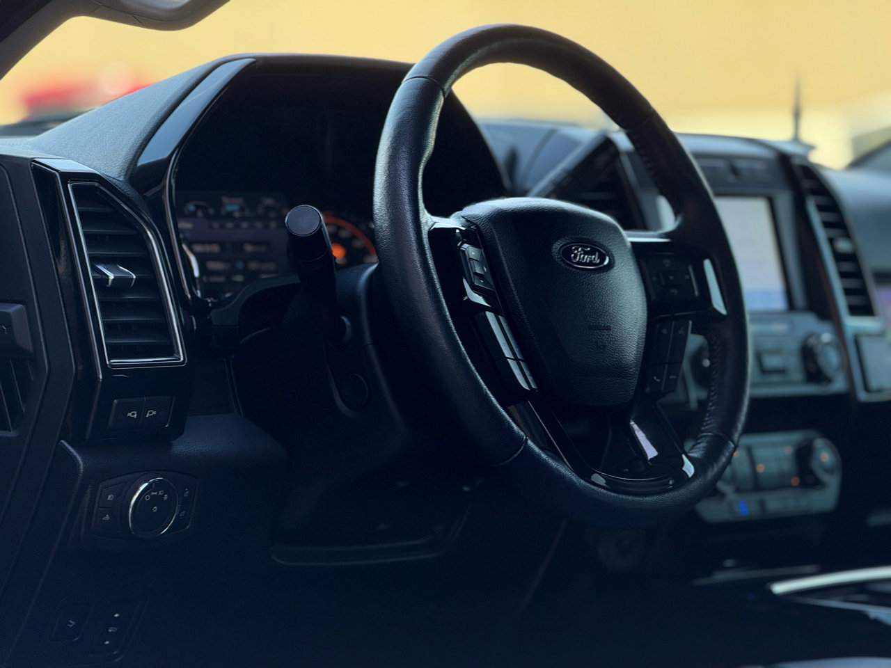 Used 2021 Ford F250 Lariat w/ Lariat Ultimate Package image 9