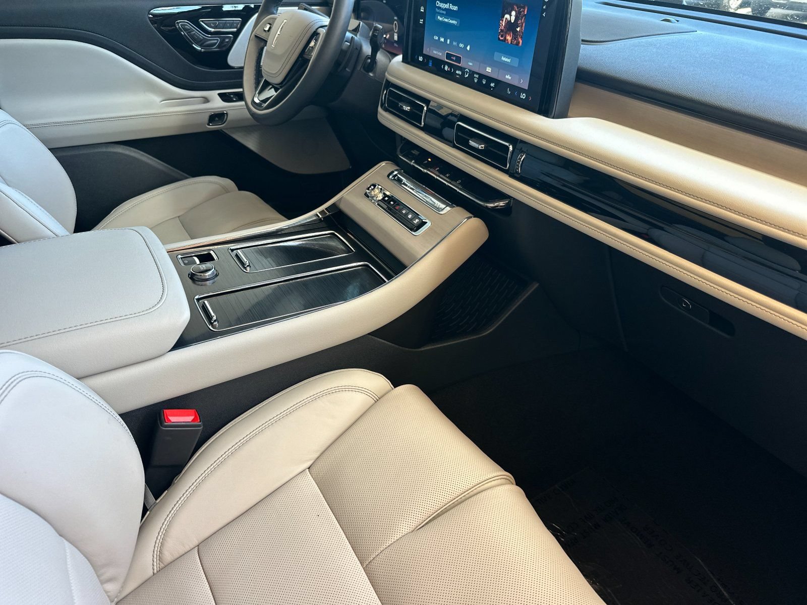 New 2026 Lincoln Aviator Reserve AWD/4WD image 16
