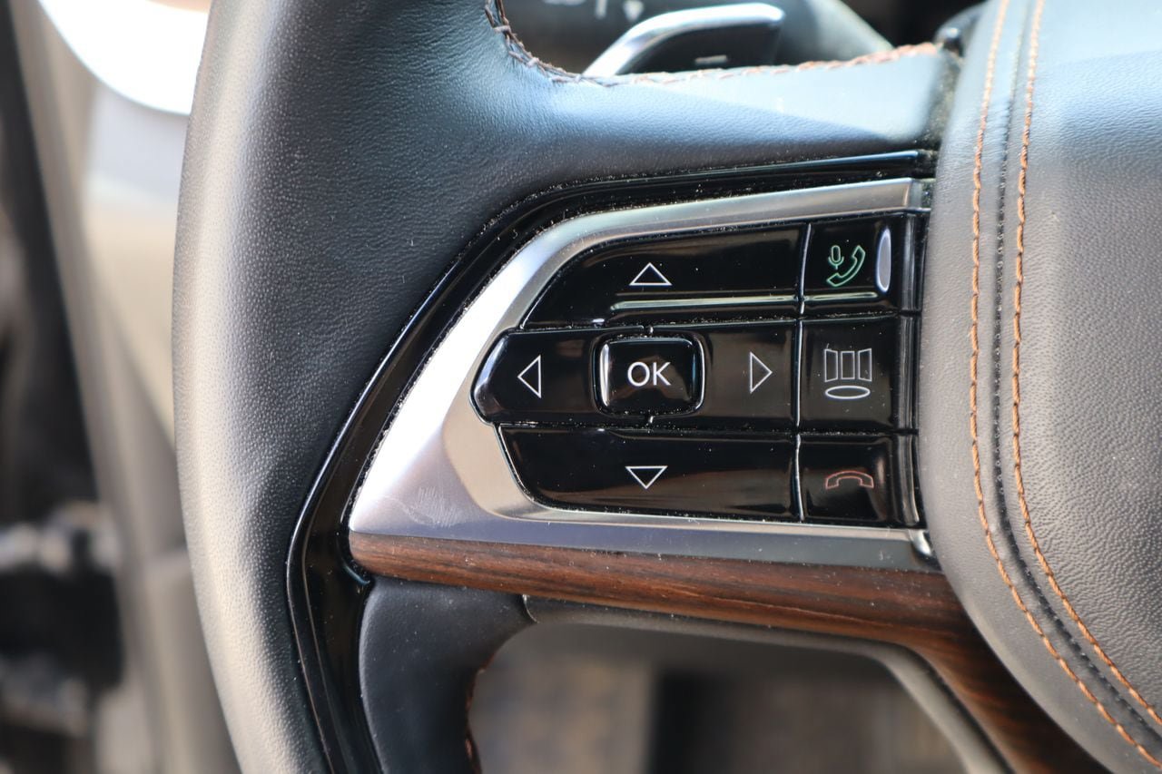 Used 2021 Jeep Grand Cherokee L Summit w/ Advanced Protech Group IV AWD/4WD image 13