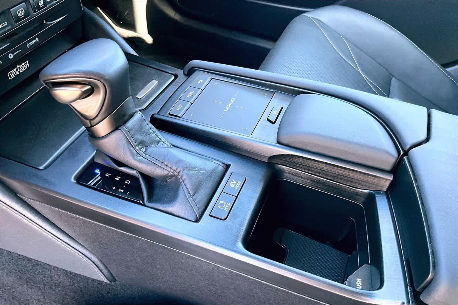 Used 2022 Lexus ES 300h w/ Accessory Package FWD image 15