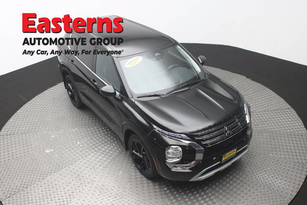 Used 2024 Mitsubishi Outlander SE AWD/4WD image 3