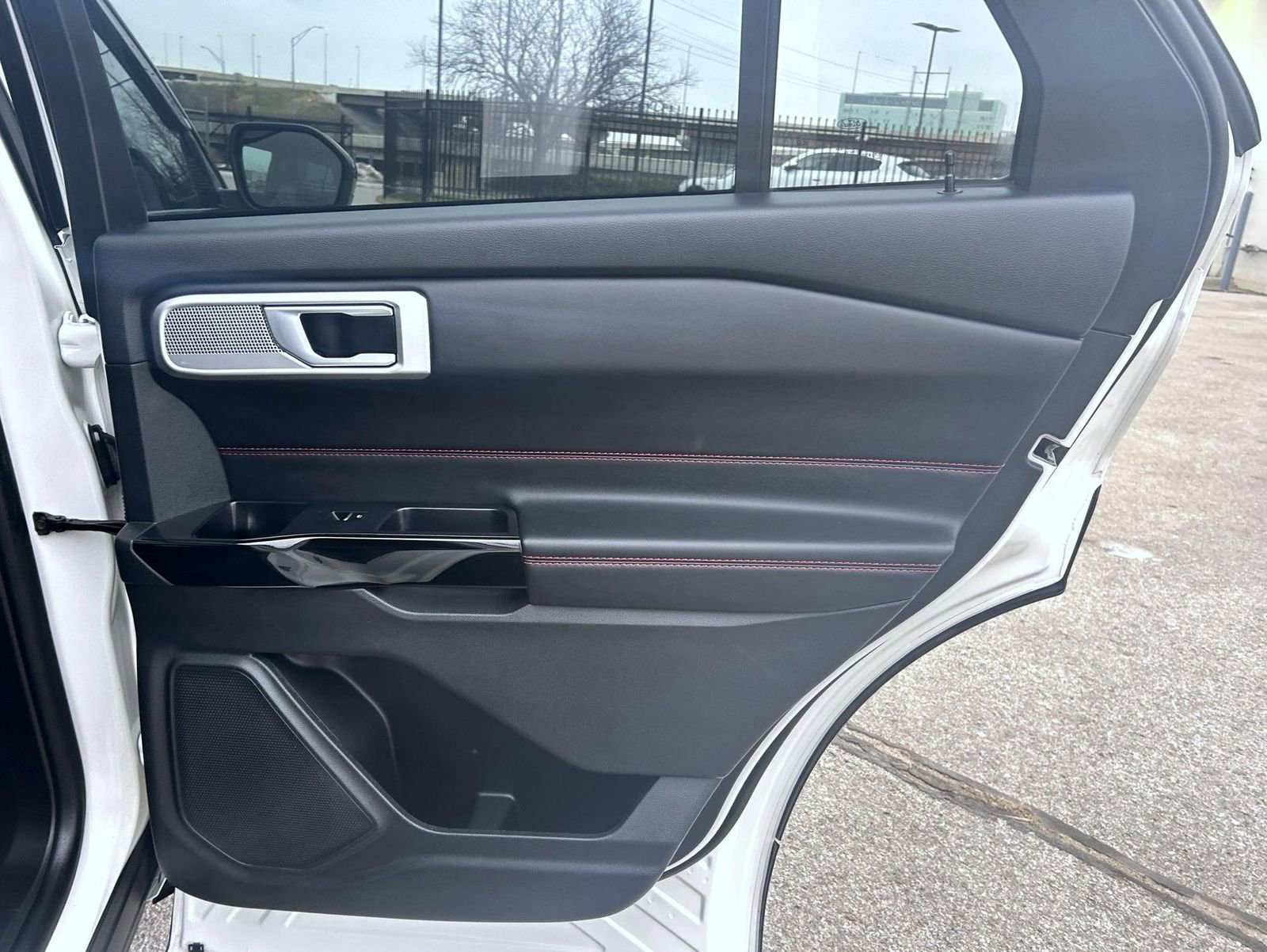 Used 2023 Ford Explorer ST-Line w/ Class IV Trailer Tow Package image 18