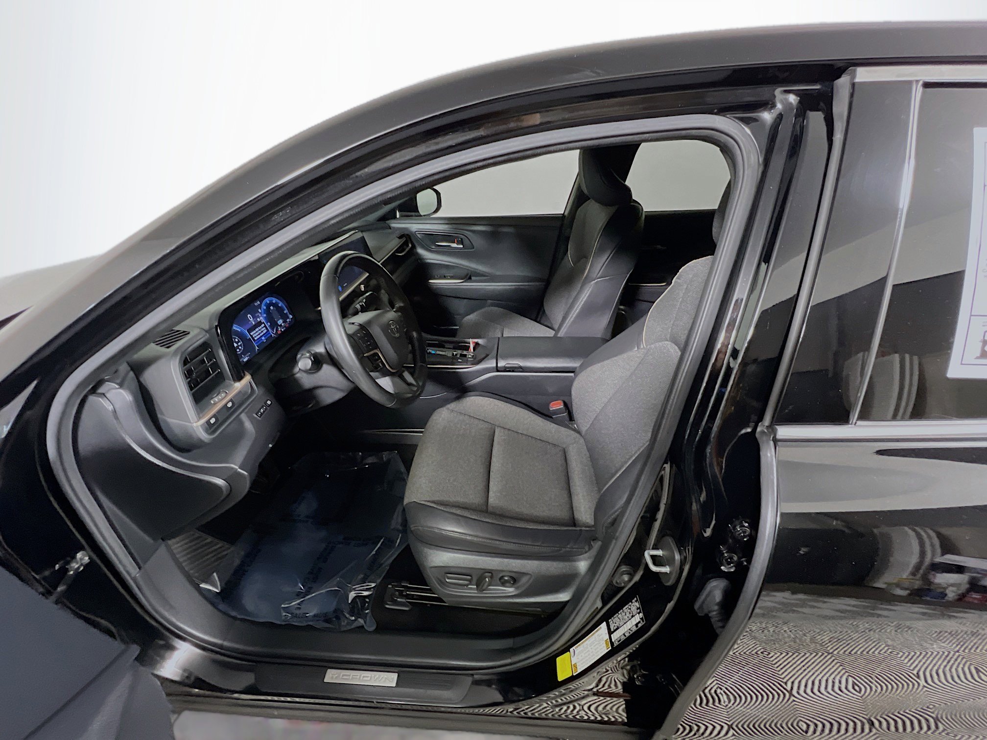 Used 2023 Toyota Crown XLE image 14