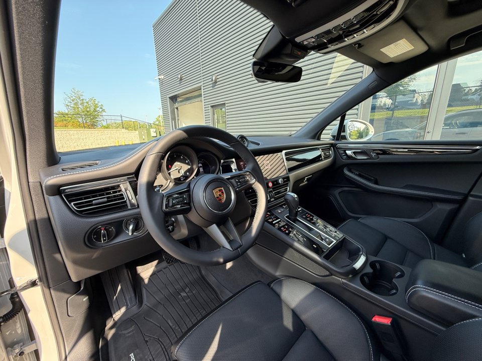 New 2026 Porsche Macan Turbo AWD/4WD image 12
