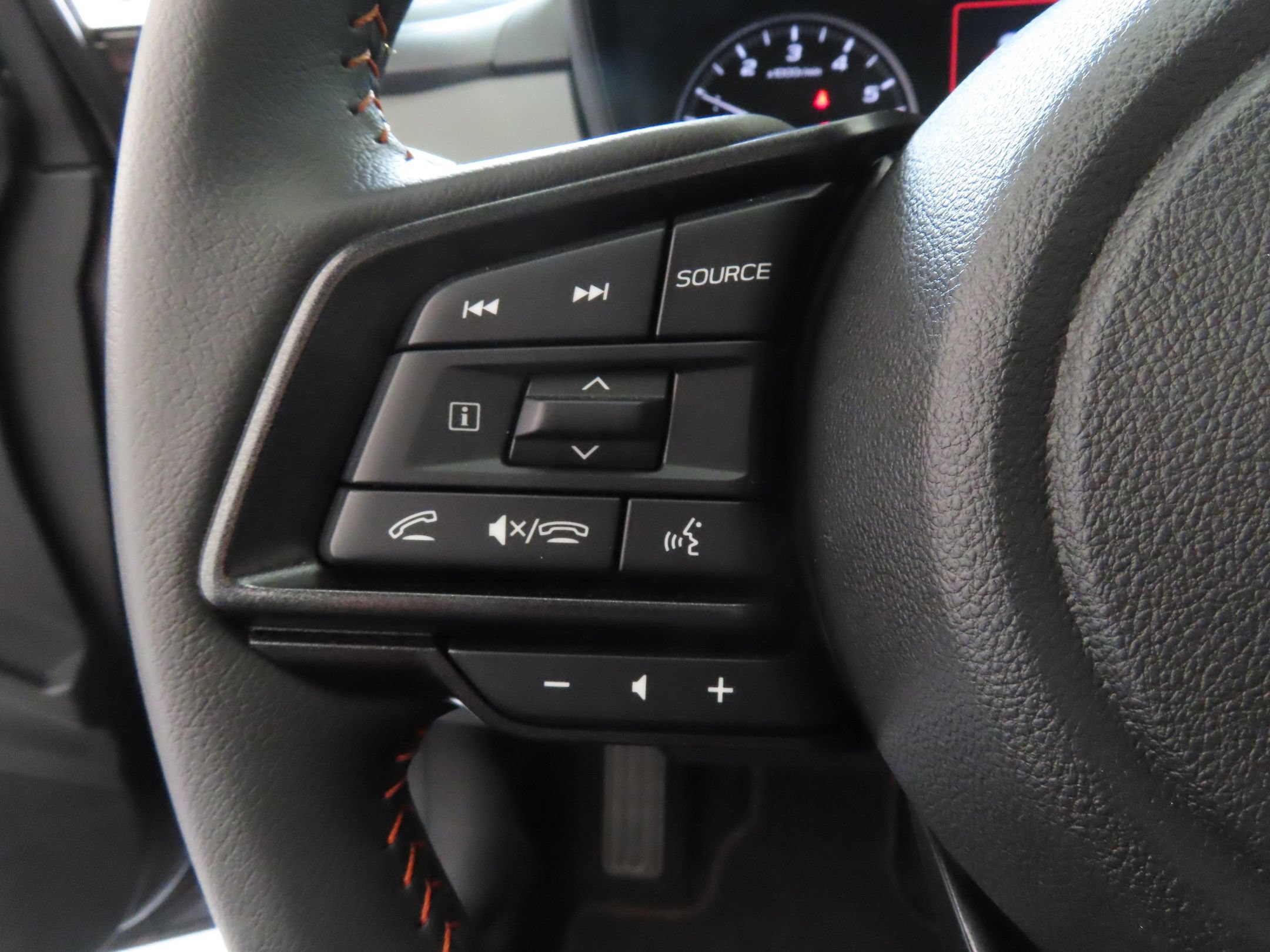 Used 2025 Subaru Crosstrek 2.5i Limited w/ Crosstrek Mirror Package AWD/4WD image 13