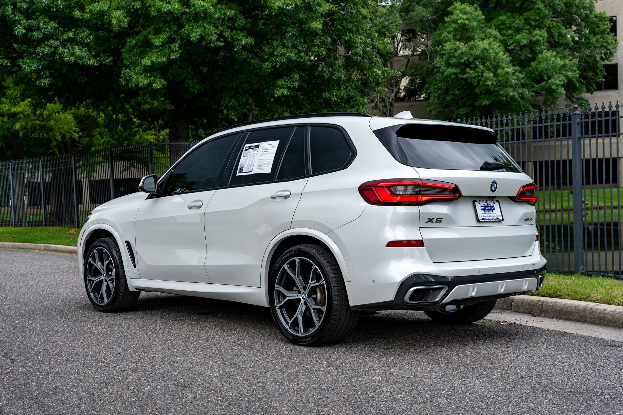 Used 2019 BMW X5 xDrive40i w/ M Sport Package AWD/4WD image 8