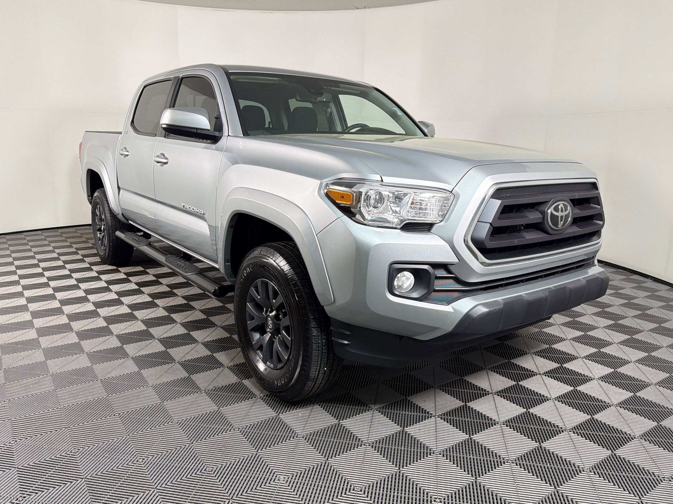 Used 2023 Toyota Tacoma SR5 RWD image 19