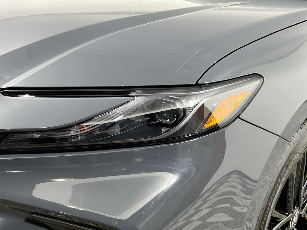 Used 2025 Toyota Camry SE FWD image 9