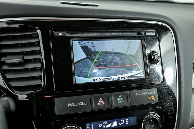 Used 2015 Mitsubishi Outlander SE AWD/4WD image 23