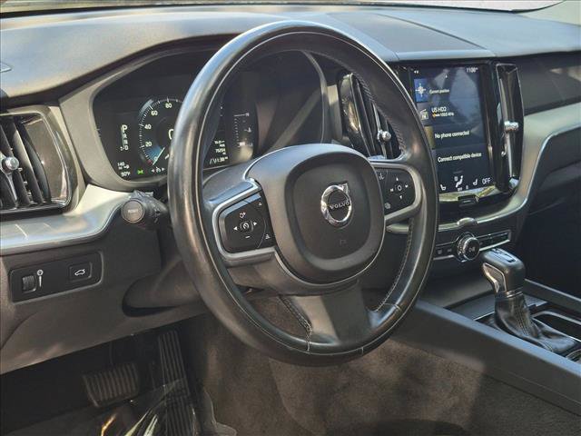 Used 2019 Volvo XC60 T5 Momentum w/ Premium Package FWD image 10