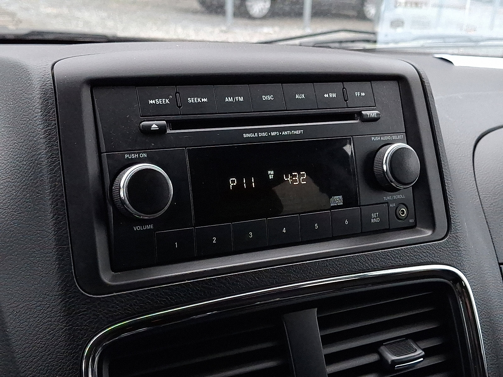 Used 2013 Dodge Grand Caravan SE image 19