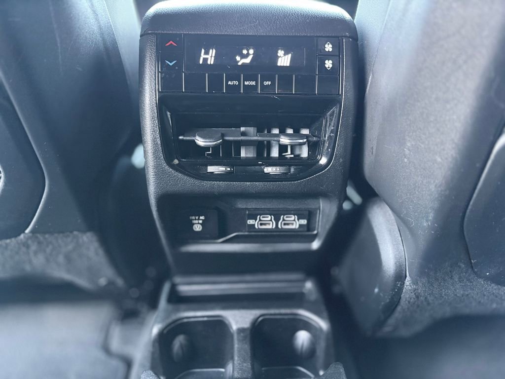 Used 2021 Jeep Grand Cherokee L Laredo image 26