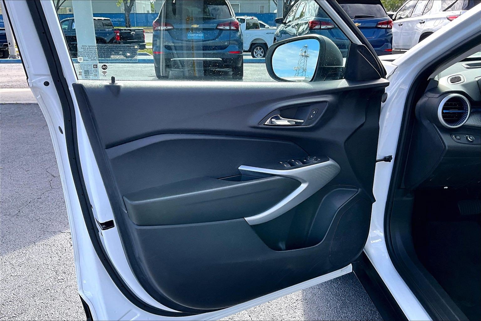 Certified 2024 Chevrolet Trax LS FWD image 17
