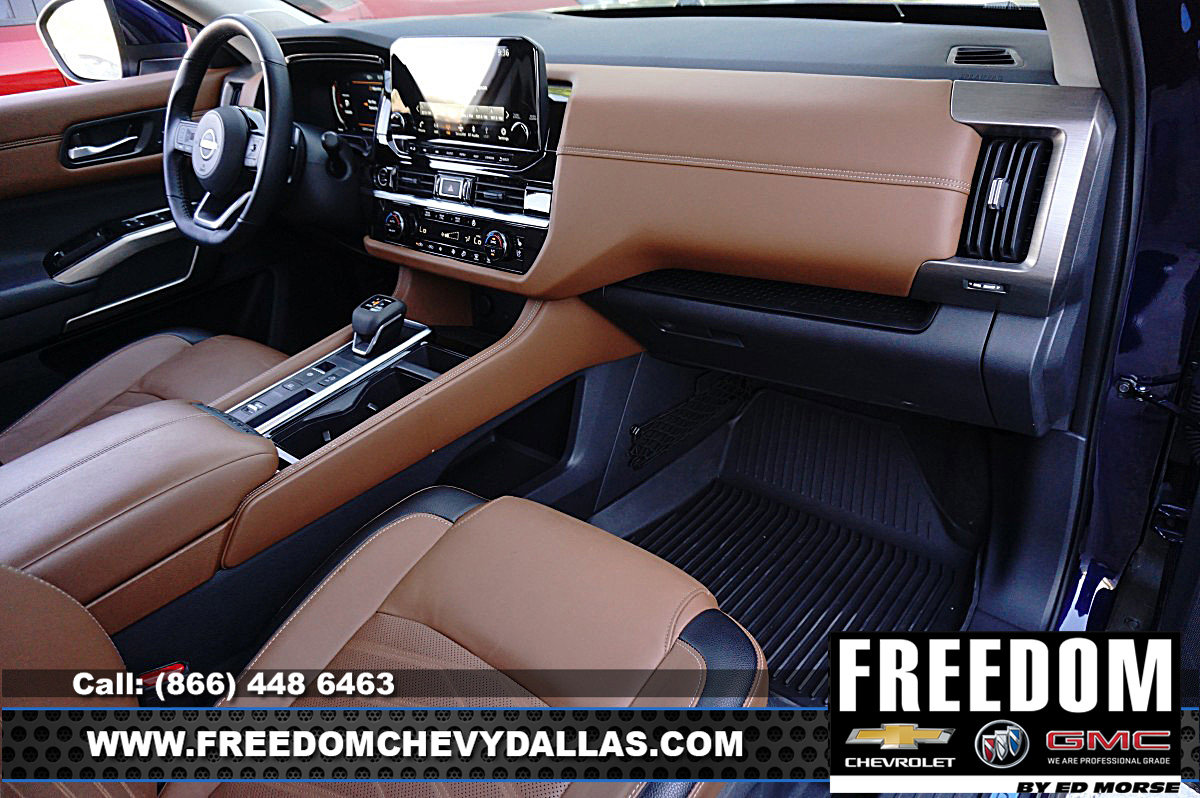 Used 2024 Nissan Pathfinder Platinum w/ Cargo Package image 8