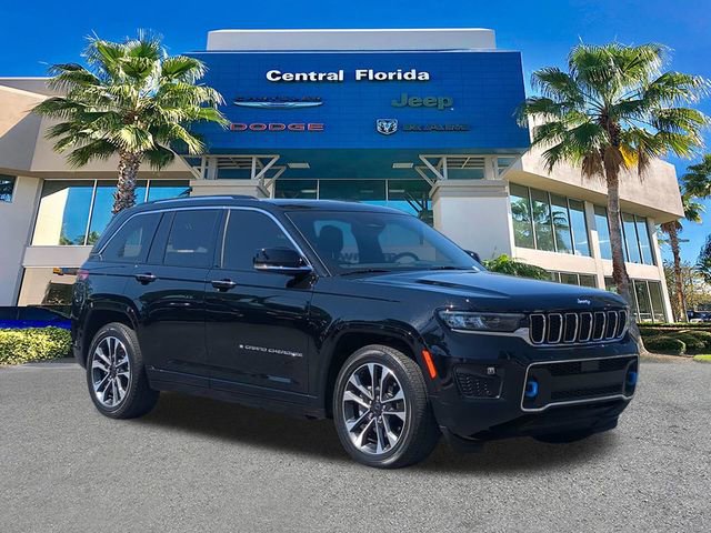 Used 2023 Jeep Grand Cherokee Overland image 2