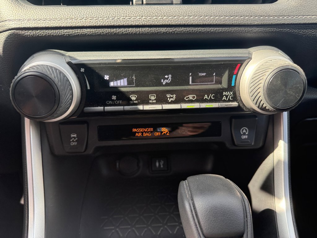 Used 2019 Toyota RAV4 LE w/ All Weather Liner Package AWD/4WD image 16