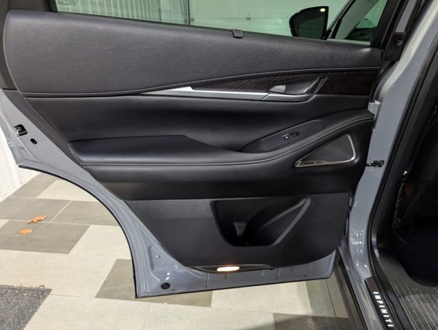 Used 2025 INFINITI QX60 Sensory w/ Vision Package image 9