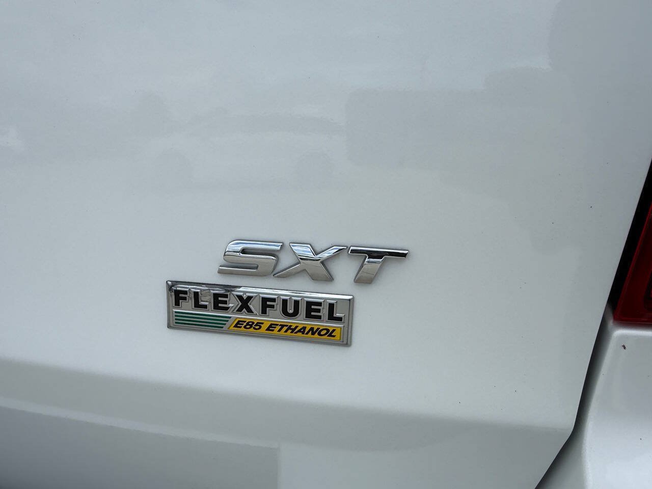 Used 2016 Dodge Grand Caravan SXT FWD image 9