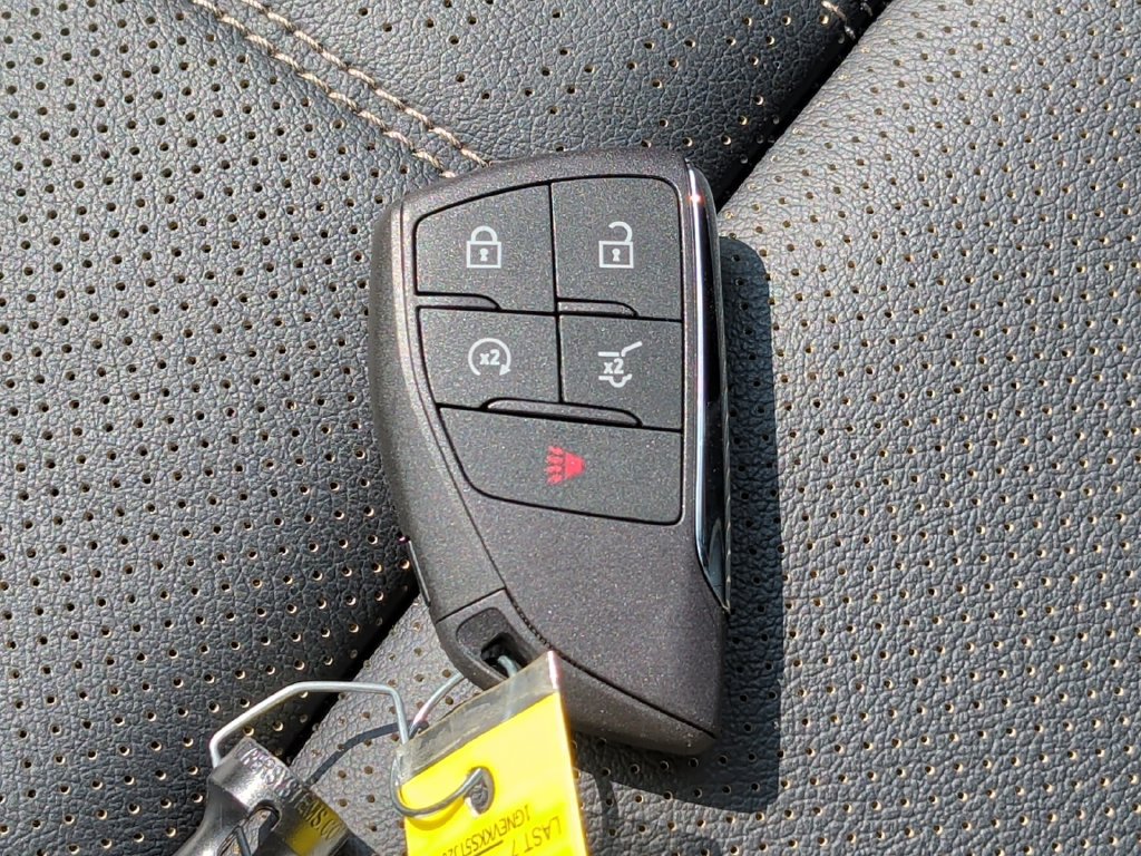 Used 2026 Chevrolet Traverse High Country w/ LPO, Floor Liner Package AWD/4WD image 39