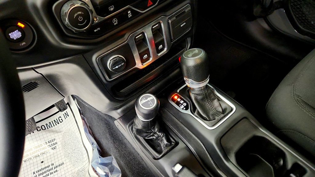 Used 2023 Jeep Wrangler Sport AWD/4WD image 16