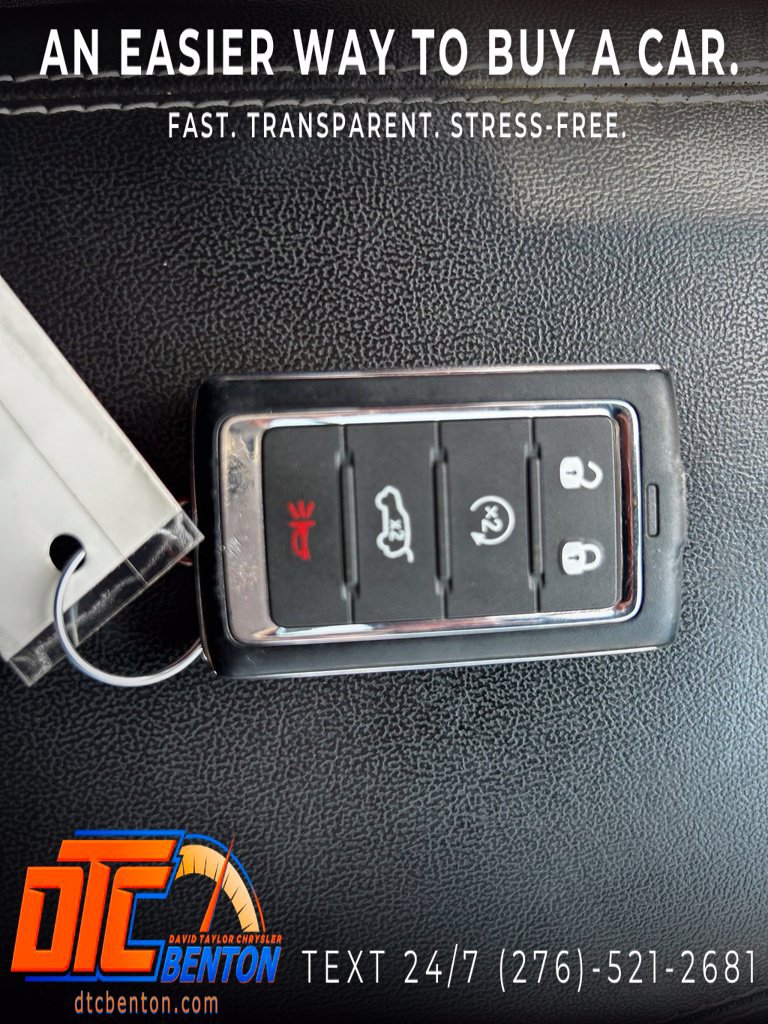 Used 2025 Jeep Grand Cherokee Altitude AWD/4WD image 26