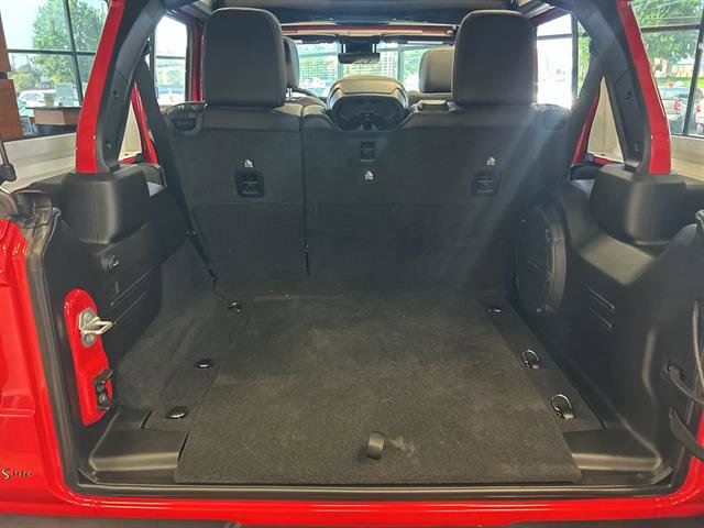 New 2025 Jeep Wrangler Unlimited Rubicon 392 image 9