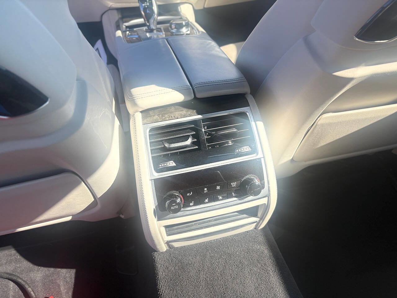 Used 2018 BMW 750i xDrive AWD/4WD image 14