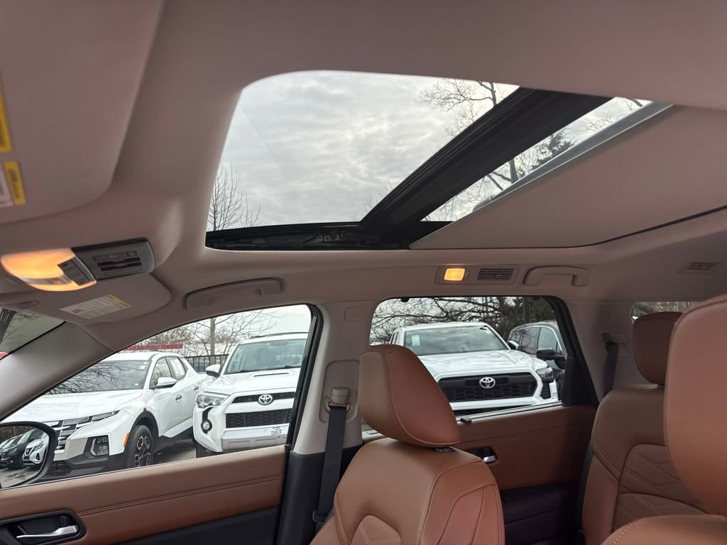 Certified 2025 Nissan Pathfinder Platinum image 25