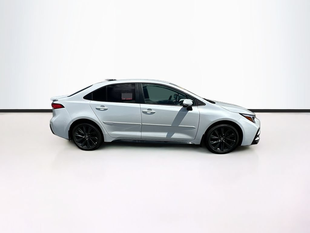 Used 2025 Toyota Corolla SE w/ Convenience Package FWD image 11
