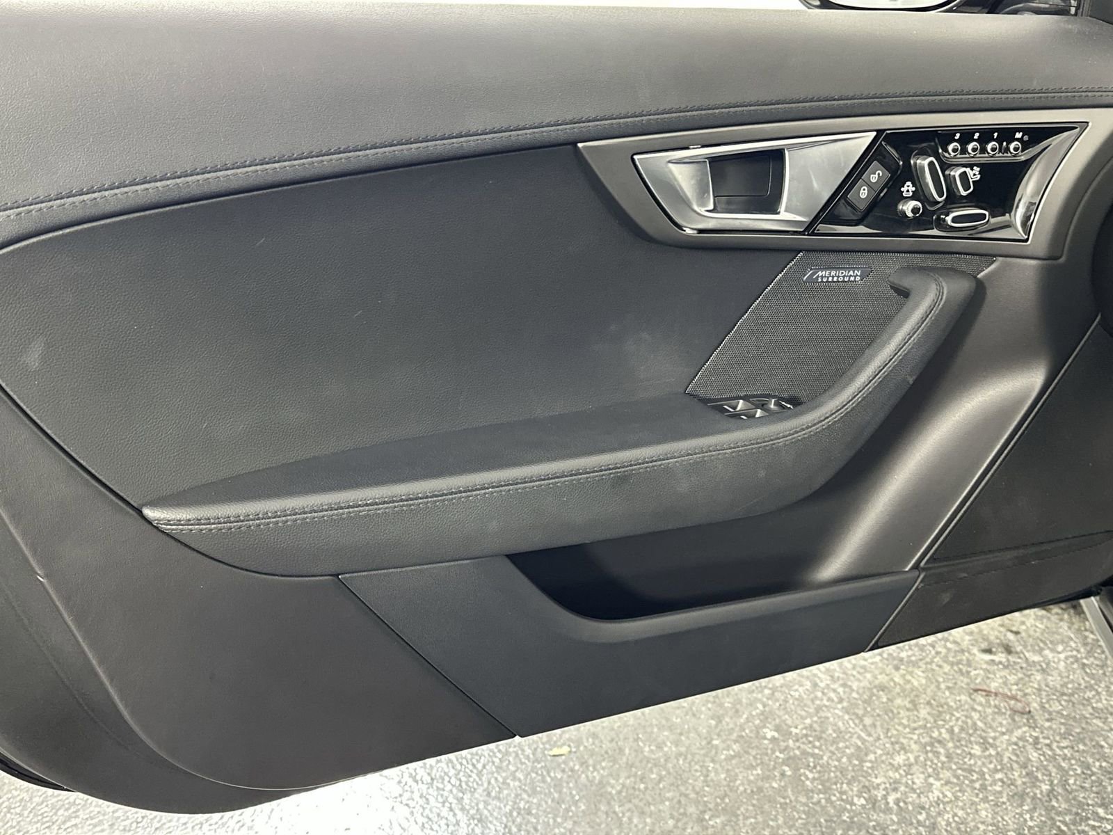 Used 2017 Jaguar F-TYPE Convertible image 30