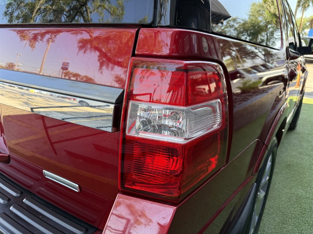 Used 2016 Ford Expedition Limited w/ Equipment Group 301A RWD image 12