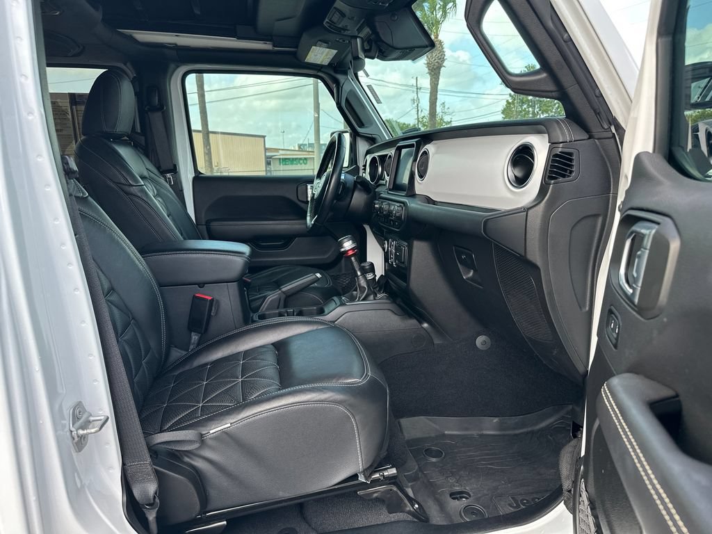 Used 2021 Jeep Wrangler Unlimited Sahara AWD/4WD image 17