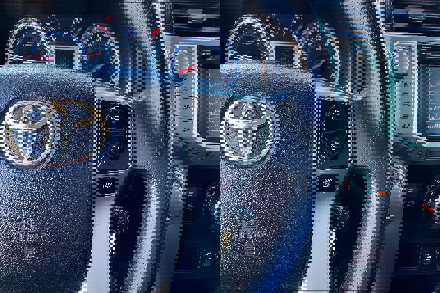 Used 2015 Toyota 4Runner SR5 AWD/4WD image 24