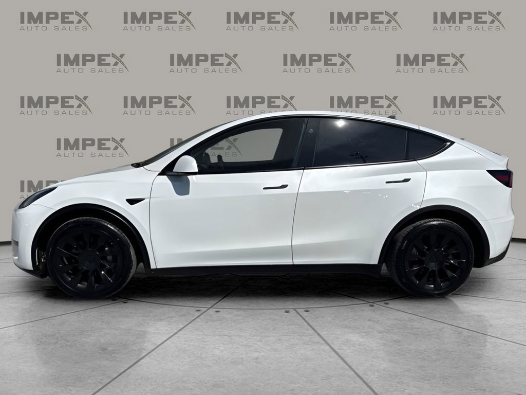 Used 2023 Tesla Model Y Long Range image 2