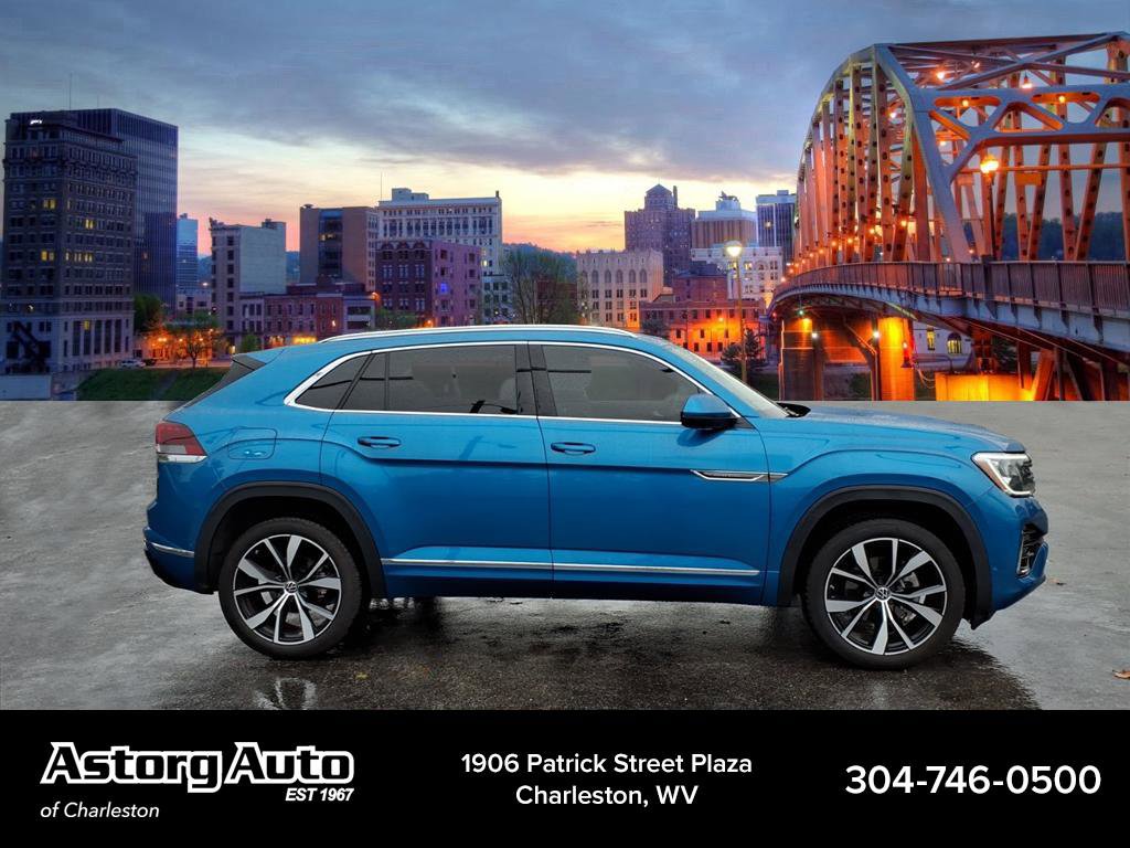 Used 2024 Volkswagen Atlas Cross Sport SEL Premium R-Line image 2