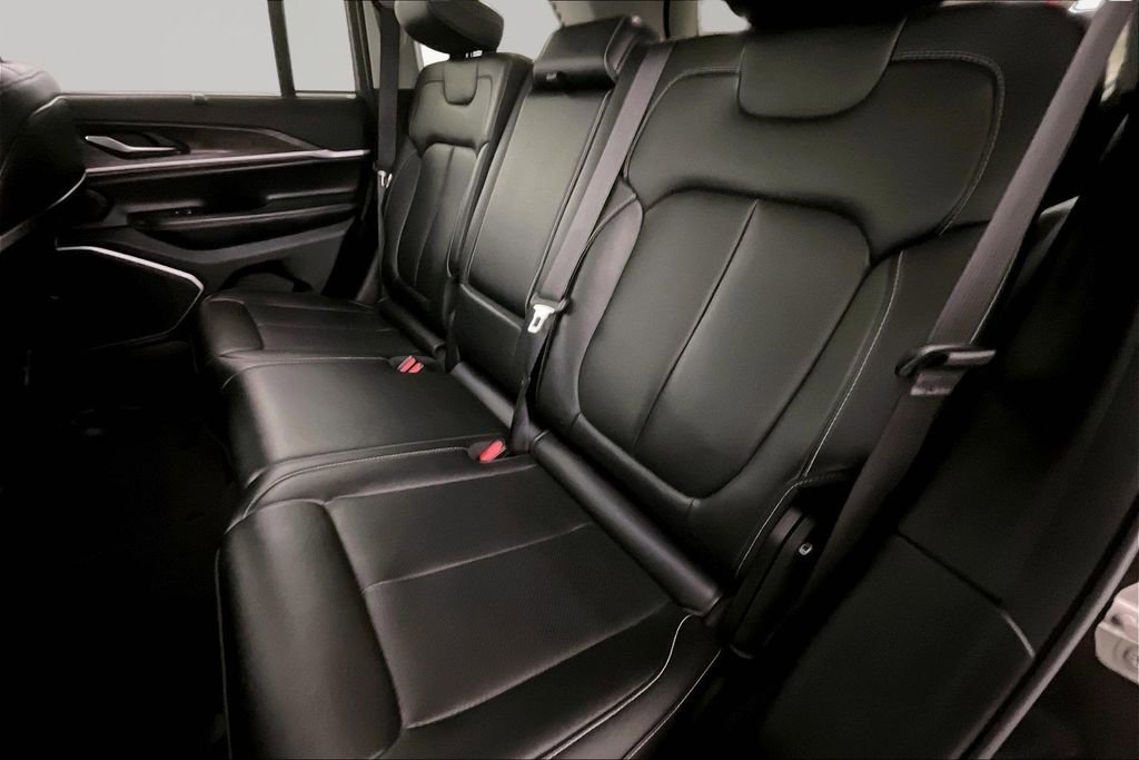 Used 2023 Jeep Grand Cherokee 4WD 4xe w/ Luxury Tech Group II image 20